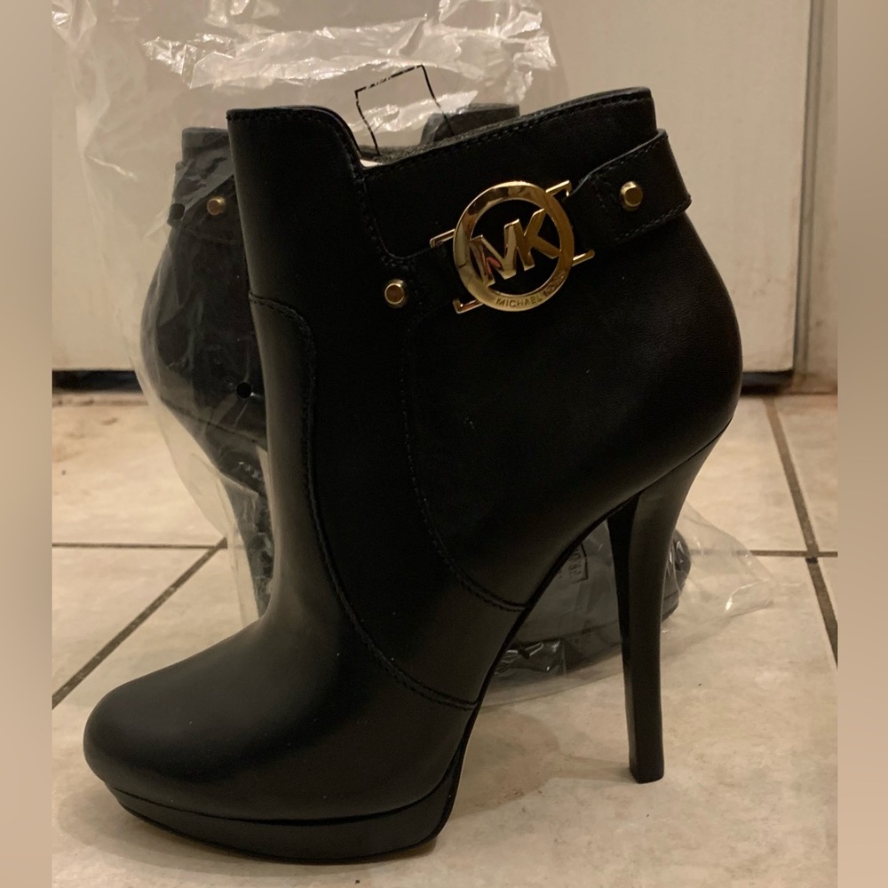 🔥 Michael Kors Black Ankle Boots with Heels